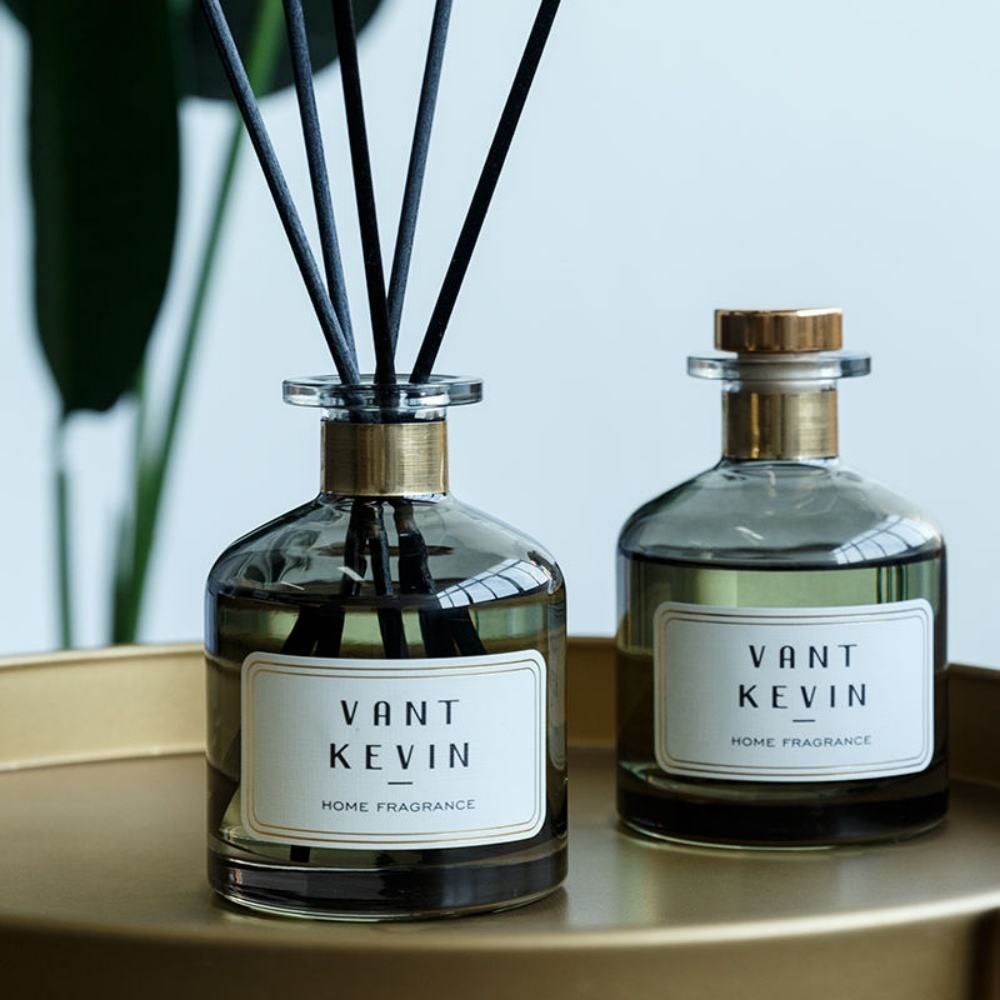 Handmade aroma diffusers, natural perfumes, essential oils, reed diffusers, ready-to-sell gifts. OEM & ODM manufacturing available for business souvenirs.