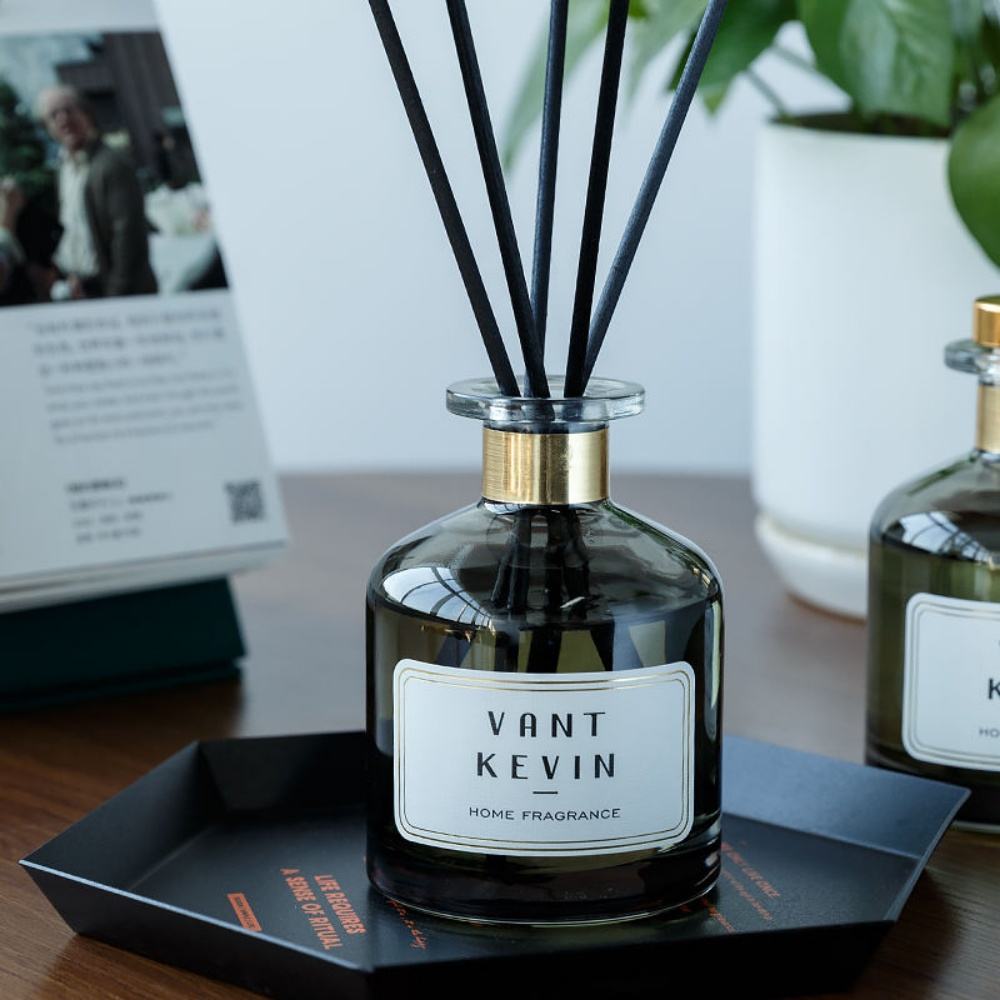Handmade aroma diffusers, natural perfumes, essential oils, reed diffusers, ready-to-sell gifts. OEM & ODM manufacturing available for business souvenirs.
